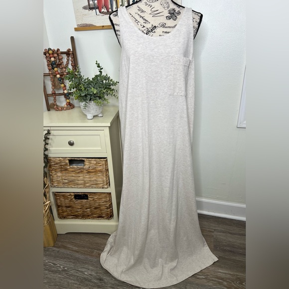 kathy ireland Dresses & Skirts - Kathy Ireland Sleeveless Maxi Dress